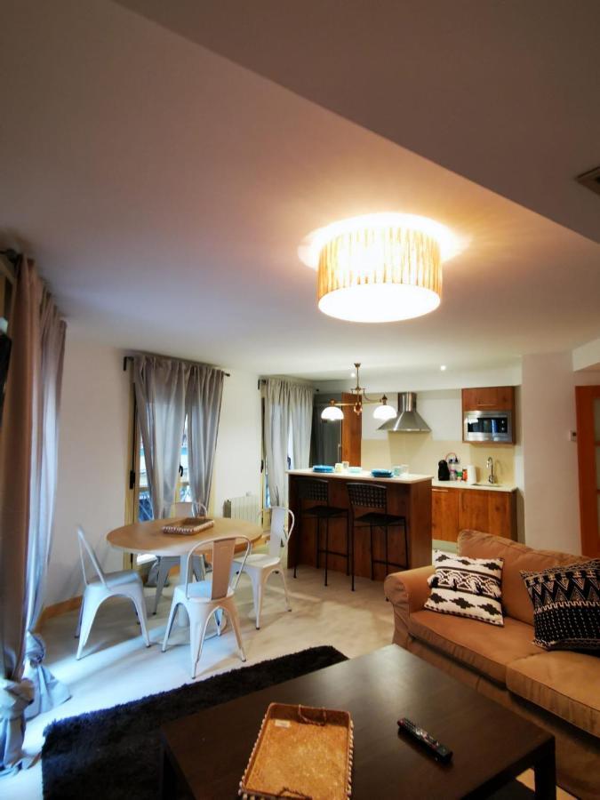 AZ El Balcón de Rey Alfonso III Apartamento Saragoça Exterior foto